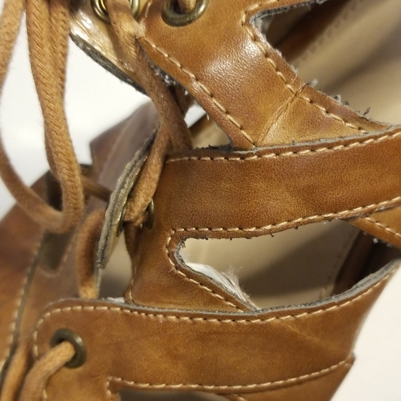 🌻3/$20🌻Guess wedges🌻 - Picture 6 of 6